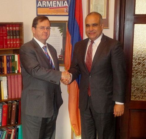 Րաֆֆի Հովհաննիսյանը հանդիպեց ամերիկացի եւ եվրոպացի պաշտոնյաների հետ