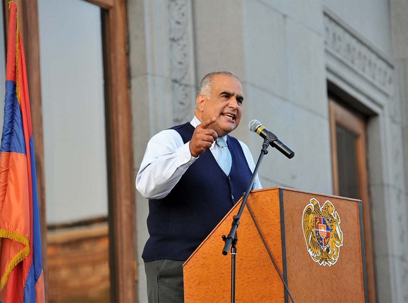 Րաֆֆի Հովհաննիսյանը նախաձեռնեց հանրային ժողով՝ նվիրված Անկախության հռչակագրի 23-րդ տարեդարձին