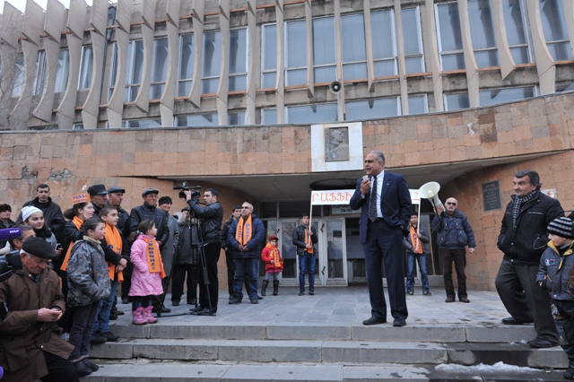 Րաֆֆի Հովհաննիսյանը մարզային այցելությունները սկսեց Մեծամորից