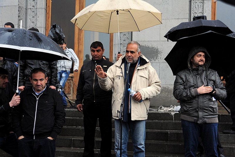 Ազատության հրապարակում Րաֆֆի Հովհաննիսյանը տվեց քաղաքացիական բաց խորհրդի մեկնարկը