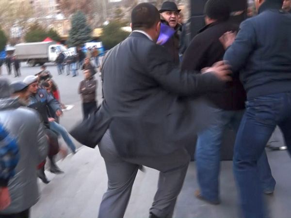 Ոտնձգություն Րաֆֆի Հովհաննիսյանի կյանքի նկատմամբ