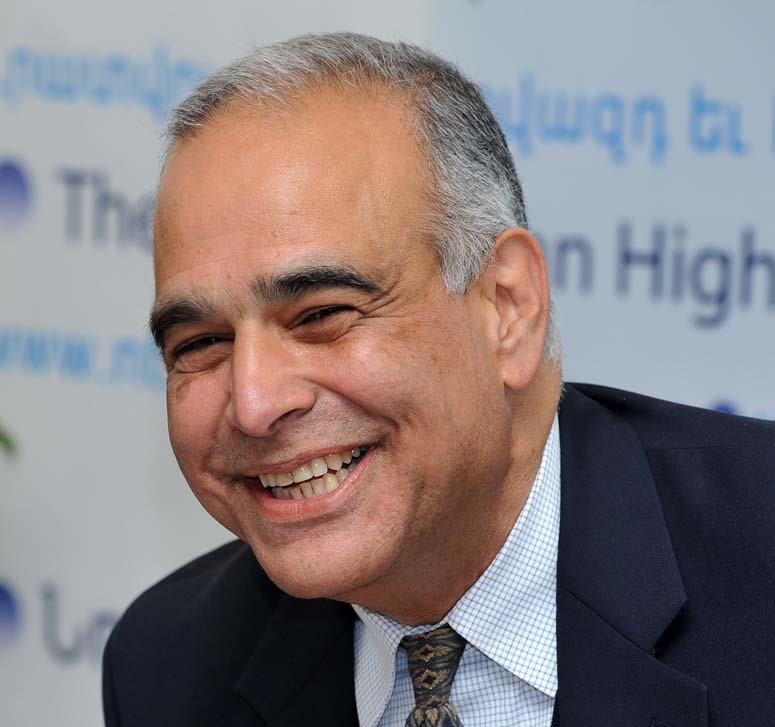 HERITAGE NOMINATES RAFFI HOVANNISIAN FOR YEREVAN MAYOR