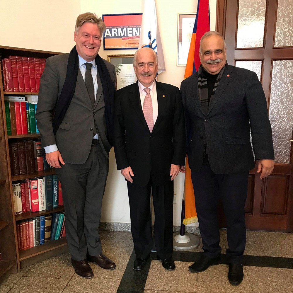 «Ժառանգությունը» հյուրընկալեց Կոլումբիայի նախկին նախագահին, ԵԺԿ գլխավոր քարտուղարին